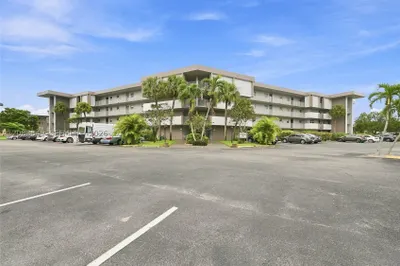 2800 NW 47th Ter #206B 1