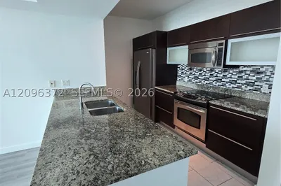 950 Brickell Bay Dr #3300 1