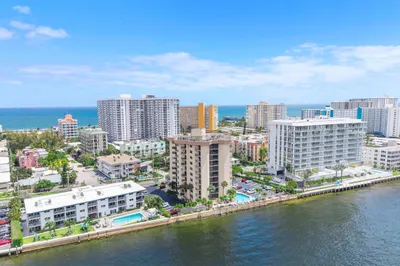 501 N Riverside Drive #203 1