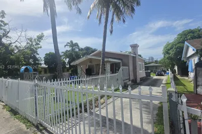1888 NW 18th St 1
