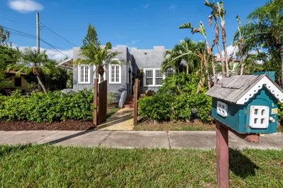 1703 S Palmway 1