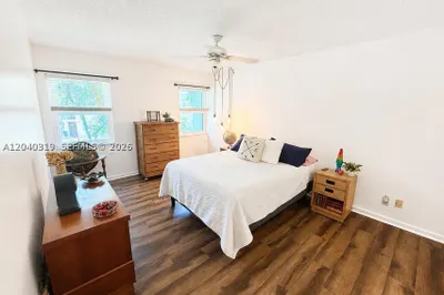 860 SE 6th Ave #409 1