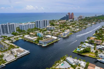 2841 N OCEAN Boulevard #301 1