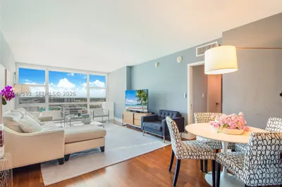 6801 Collins Ave #1101 1