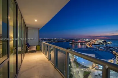 888 Biscayne Blvd #2904 1