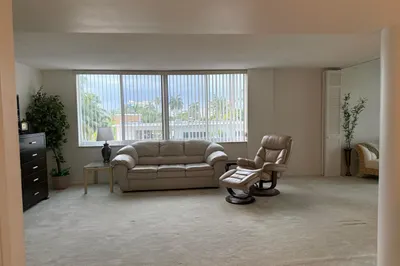 524 Orton Avenue #403 1