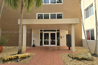 6940 Miami Gardens Dr #1-319 1