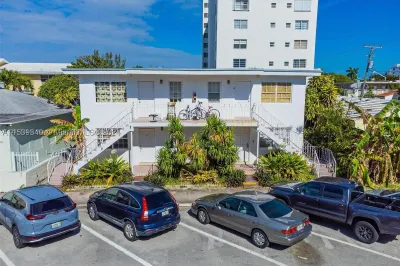 7800 Byron Ave #4 1
