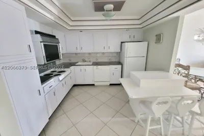 18041 Biscayne Blvd #203 1