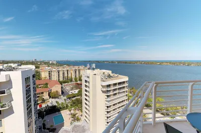Slade-LPh03-1551-Flagler-DriveWest-Palm-
