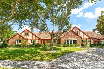 3790 Kings Way 1