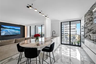 9 Island Ave #609 1