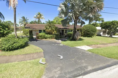 2456 Middle River Drive 1