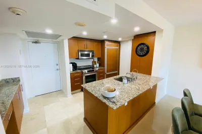 10275 E Collins Ave #324 1