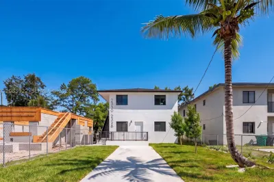 2328 NW 67th St 1