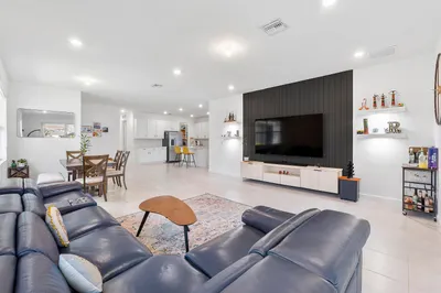 1325 Haywagon Trail 1