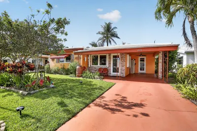 220 NW 48th Street 1