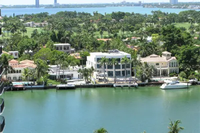 5701 Collins Ave #1701 1