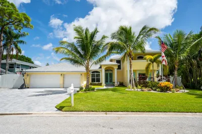 4315 Caryota Drive 1