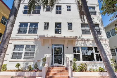 1320 Drexel Ave #206 1