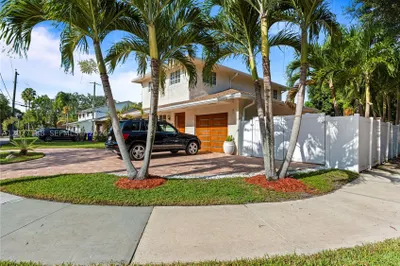 2801 N 38th Ave 1