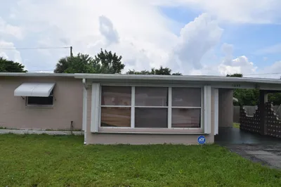 1622 NE Maureen Court 1