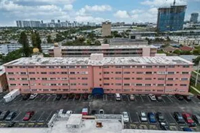200 NE 12th Avenue #6a 1