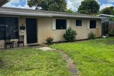 1370 NW 54th Terrace 1