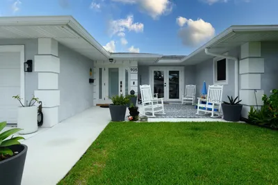 905 EVERGREEN DR FRONT