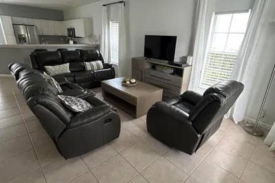 13517 Fountain View Boulevard 1