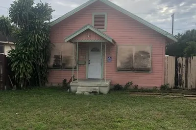 116 NW 9th Street 1