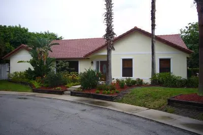 199 SW 15th Court 1