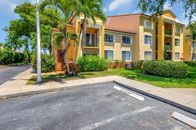 120 Yacht Club Way #208 1