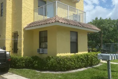 Front view 3011 Building