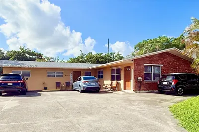 6100 SW 37th St 1