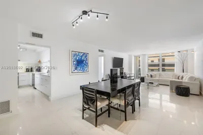 9511 Collins Ave #1211 1