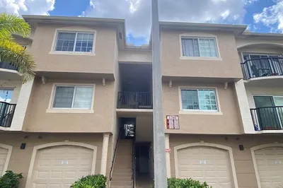 1700 CRESTWOOD Court S #1708 1
