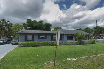 700 NW 6th Street 1