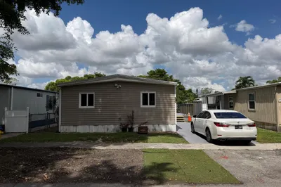 650 NW 214th Avenue 1