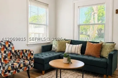 204 SW 2nd Ave 1