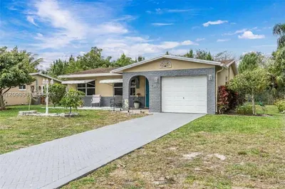 4871 NW 13th Ave 1