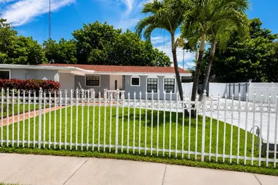 401 NW 198th St 1