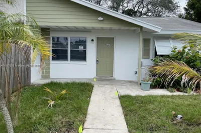 3275 Grove Rd 1