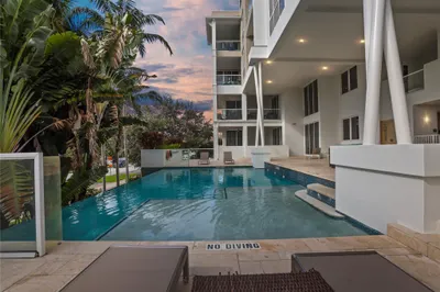 120 SE 19th Avenue #404 1