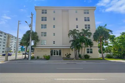 1901 S Ocean Dr #303 1