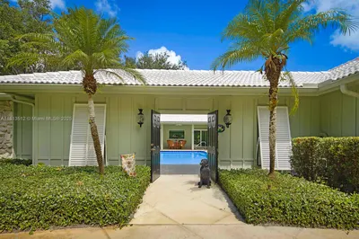 Palm Beach design style Courtyard Living you'll fa
