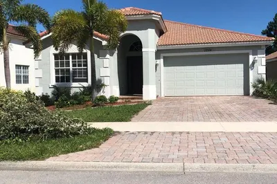 2264 Newport Isles Boulevard 1