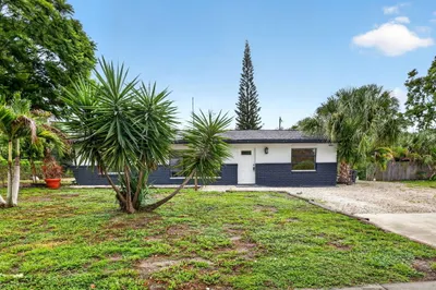 820 SE 13th Street 1