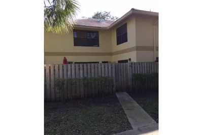 2940 SW 22nd Circle #9d 1