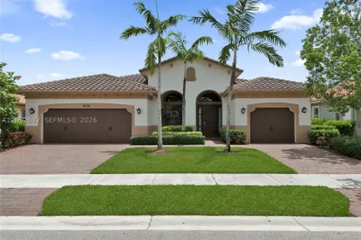9000 Lakeview Place 1